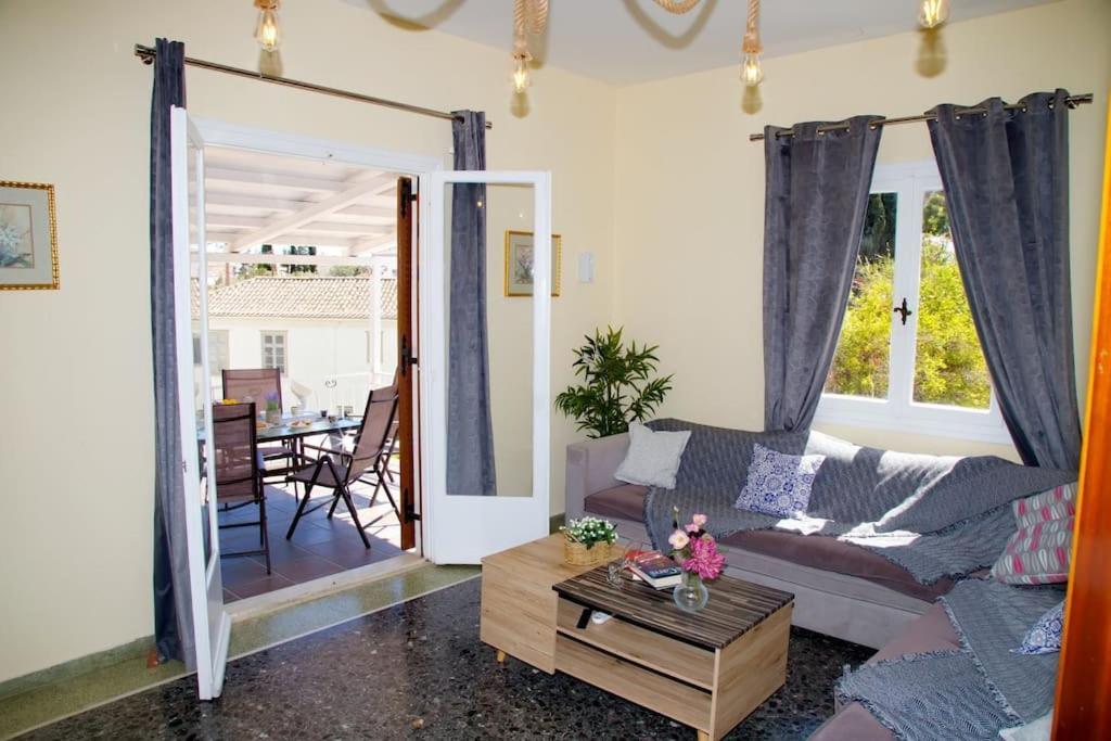 Spentza Villa *